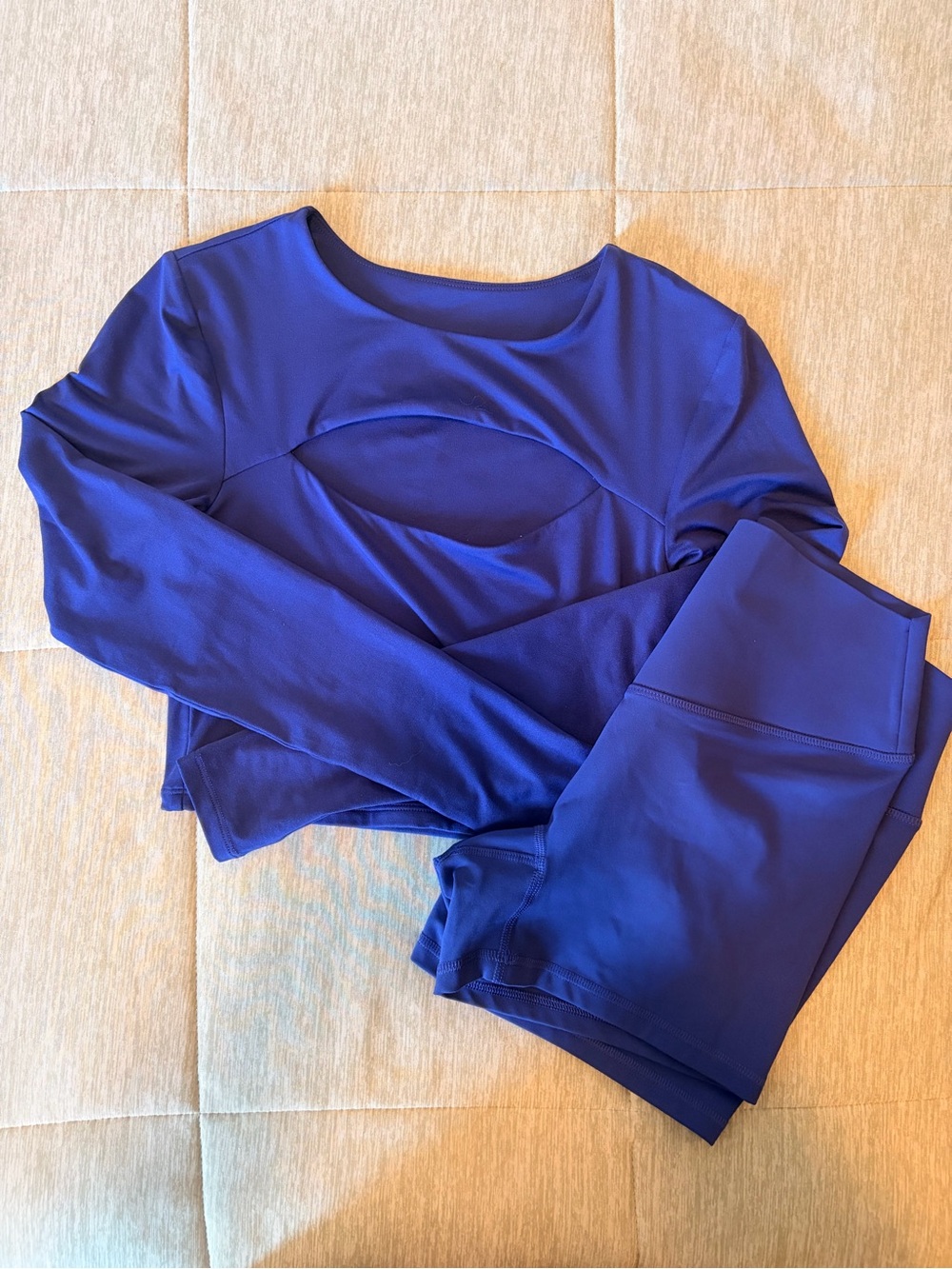 Royal Blue Two-Piece Active Set - Long Sleeve Crop Top & High-Waist Shorts - Picture 4 of 4